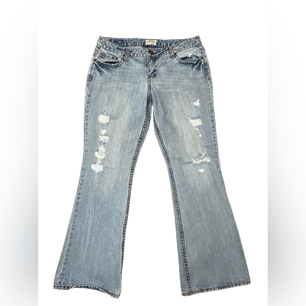 Aeropostale Hailey Flare Light Wash Distressed Jeans, 13/14